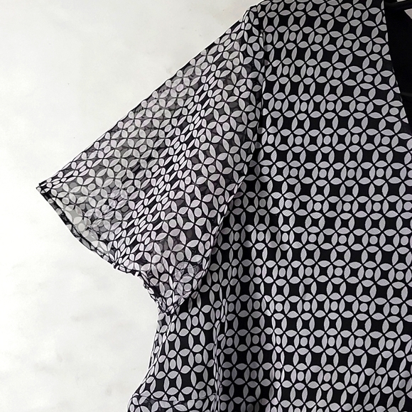KSL Chiffon Skirt & Blouse 2PC Geometric Black & White Size 14WP - Picture 5 of 10